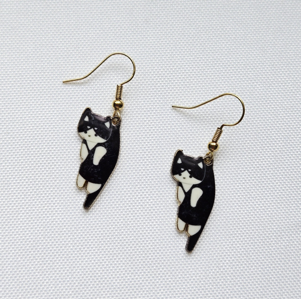 Cat Earrings Black White Enamel Tuxedo Kitty Goldtone Dangle Cute Kawaii Whimsy